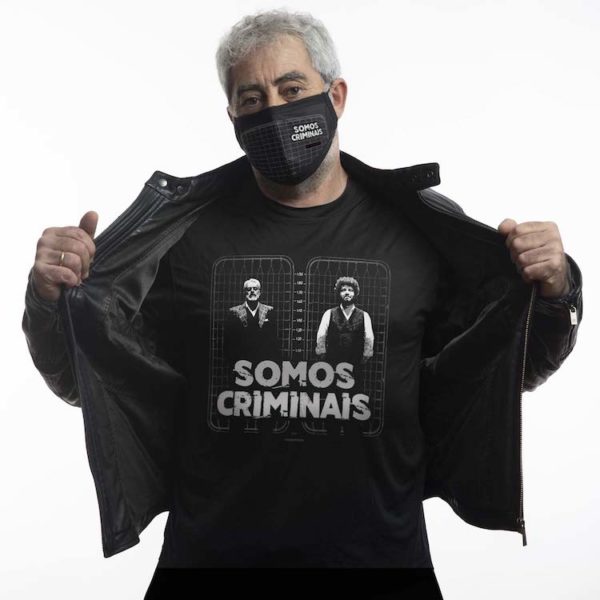 Carlos Blanco coa camiseta de Somos Criminais